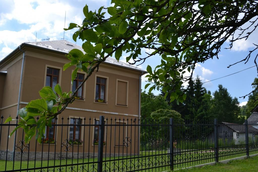 Pension Stara Skola Vysoke Zibridovice Exterior photo