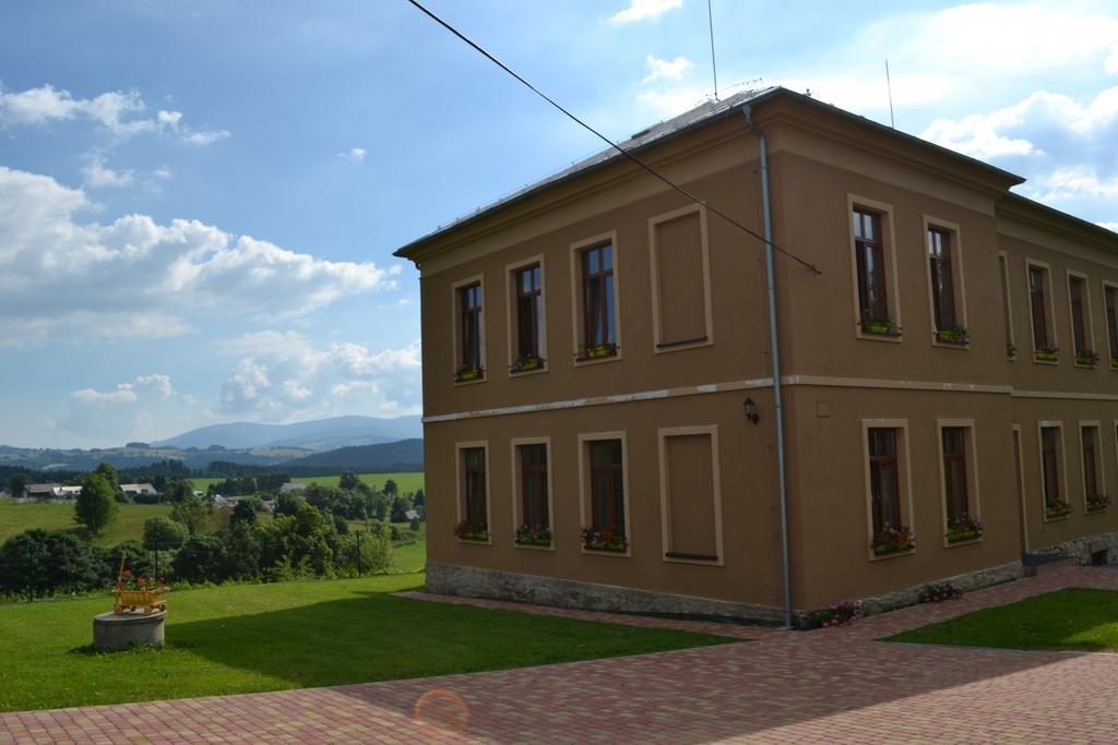 Pension Stara Skola Vysoke Zibridovice Exterior photo
