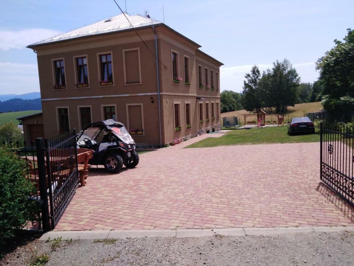 Pension Stara Skola Vysoke Zibridovice Exterior photo